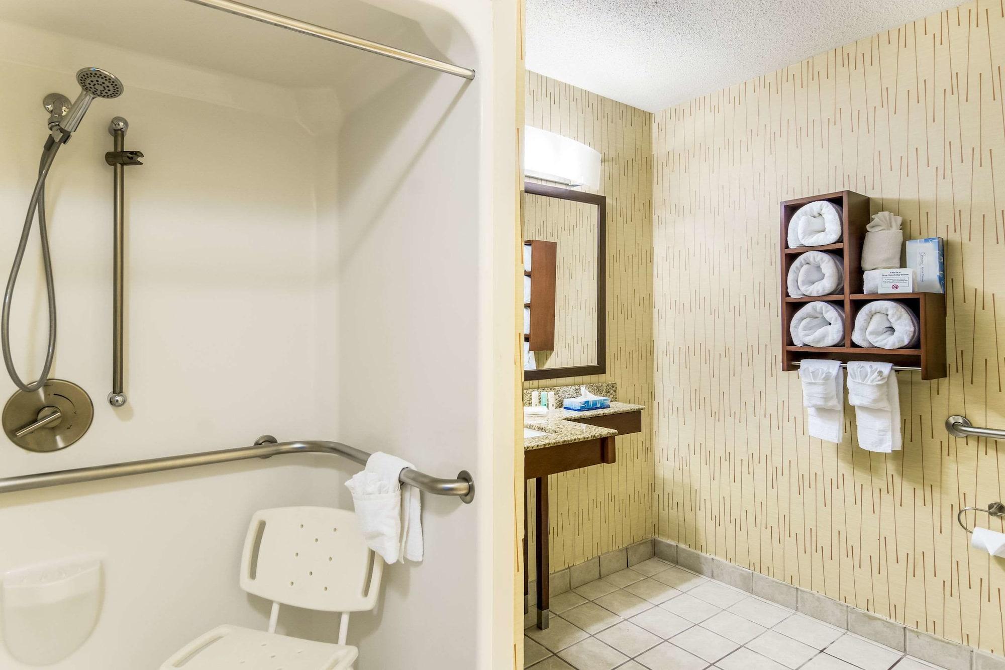 Quality Inn Chester - South Richmond Kültér fotó
