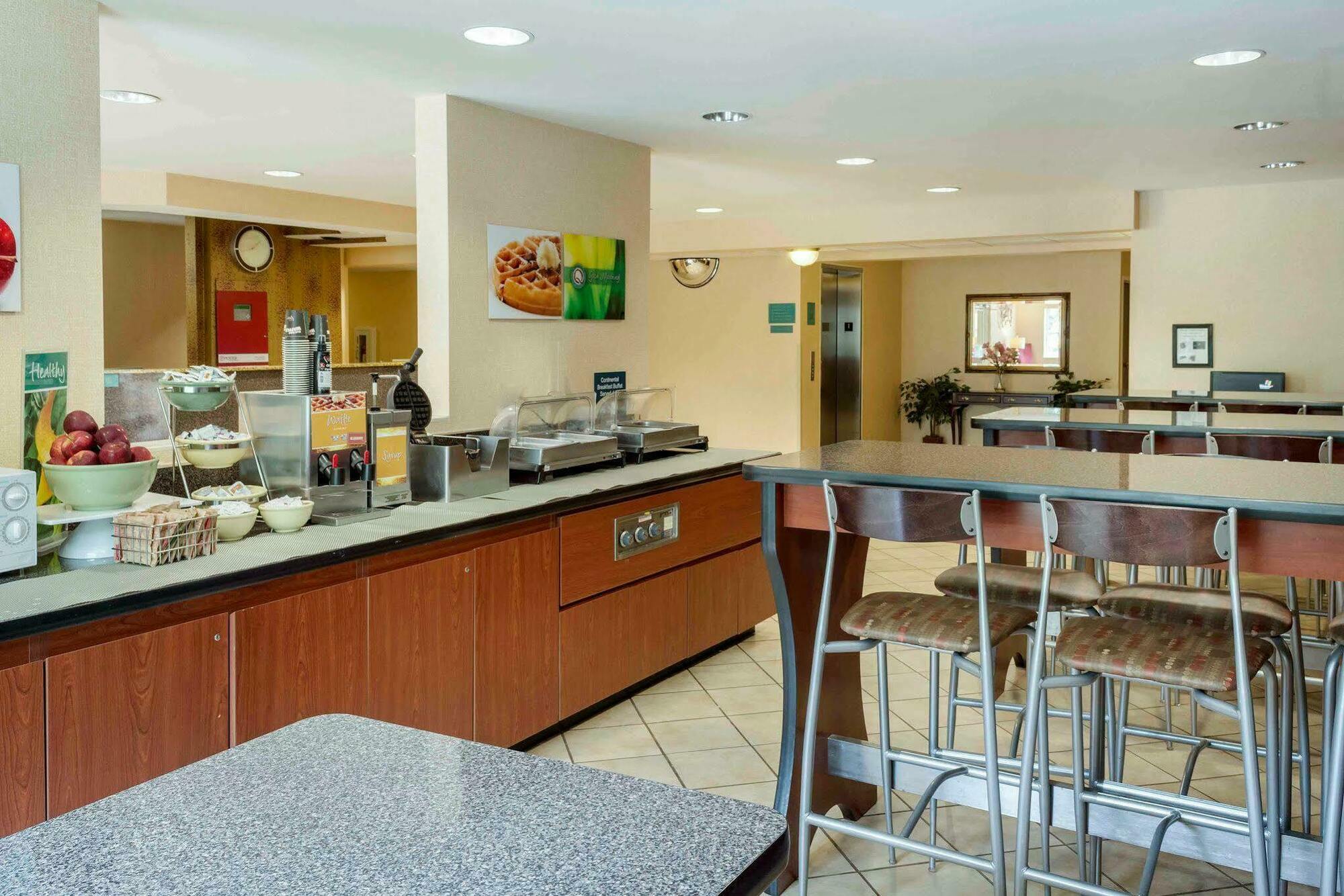 Quality Inn Chester - South Richmond Kültér fotó