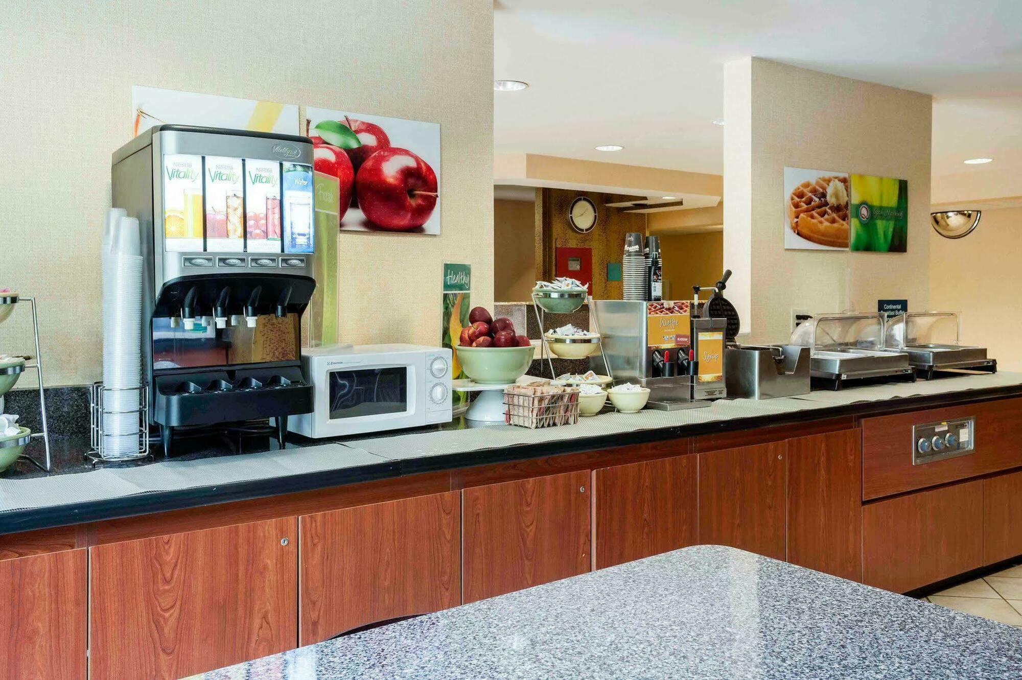 Quality Inn Chester - South Richmond Kültér fotó